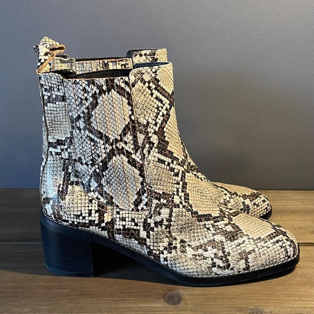 Nordstrom Women's Hazina Chelsea Boots Size 8 Leather Snakeskin Embossed
